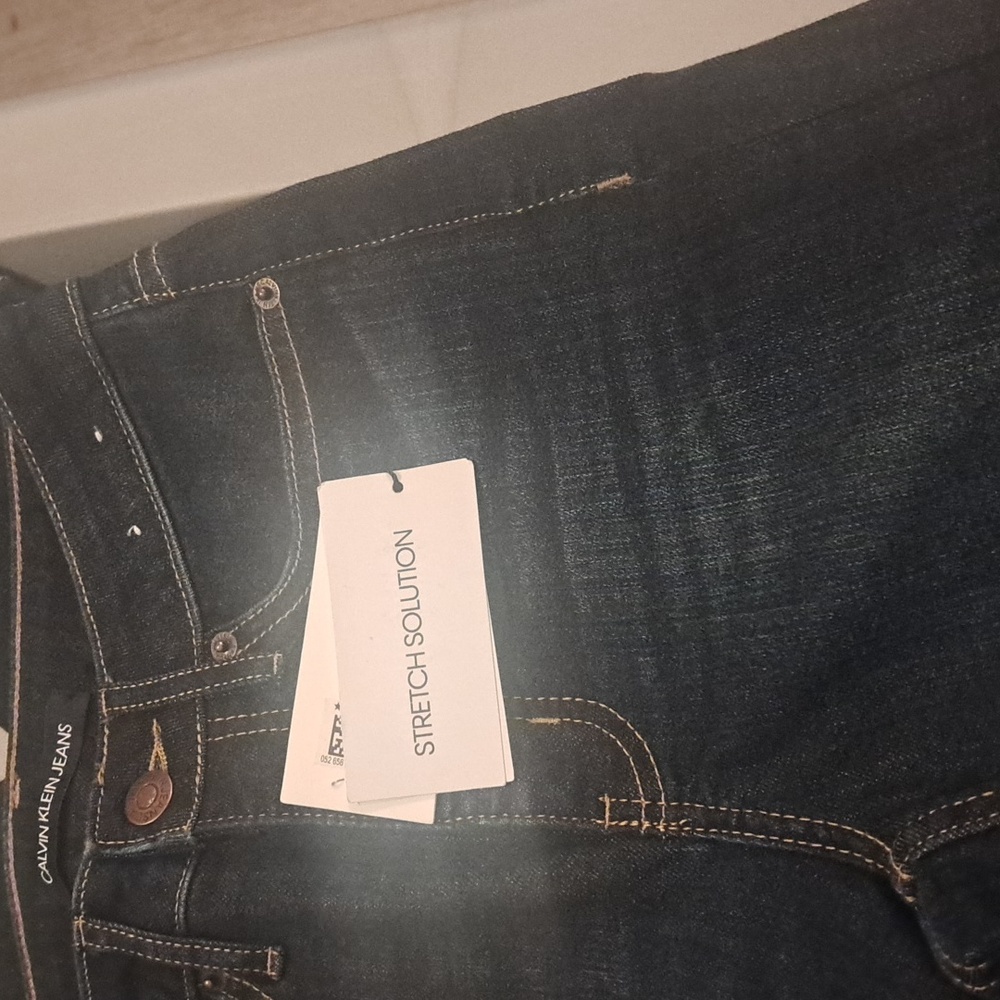 NWT CALVIN KLEIN JEANS - Picture 2 of 9